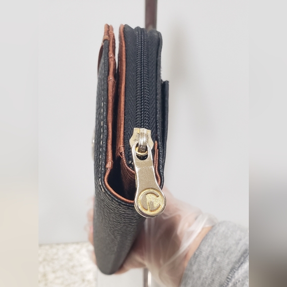 Vintage Leather Zip Around Wallet - Picture 5 of 10